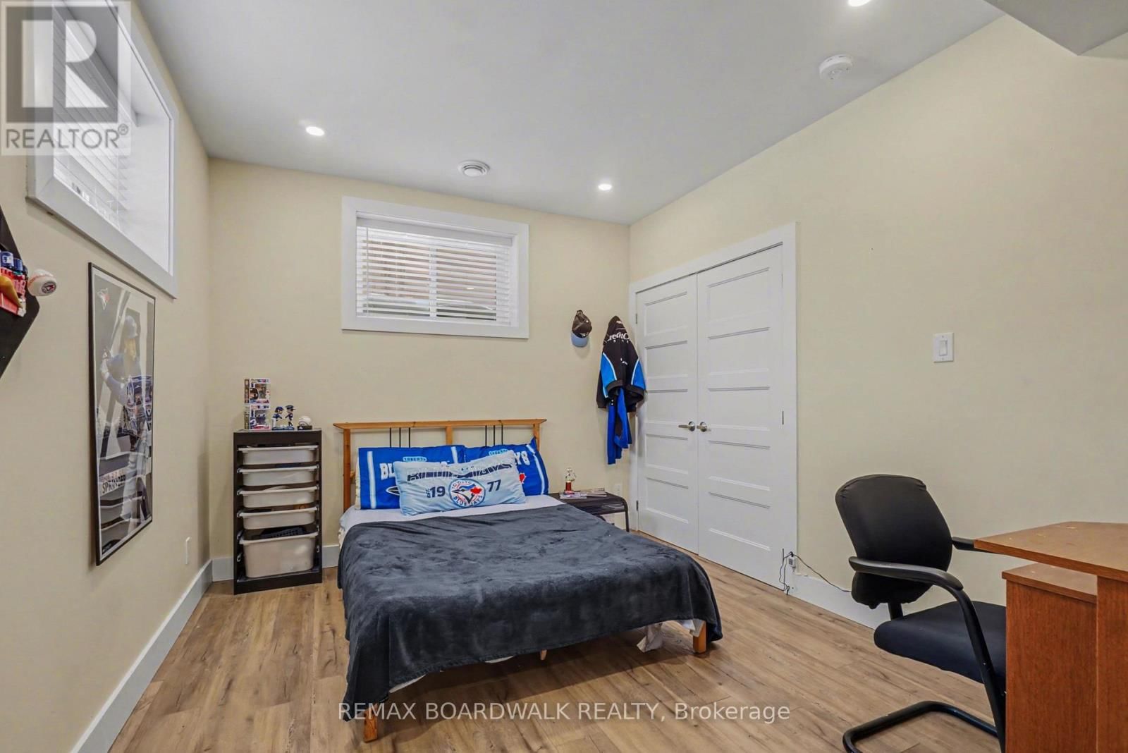 87 COBBLESTONE DRIVE Image 30