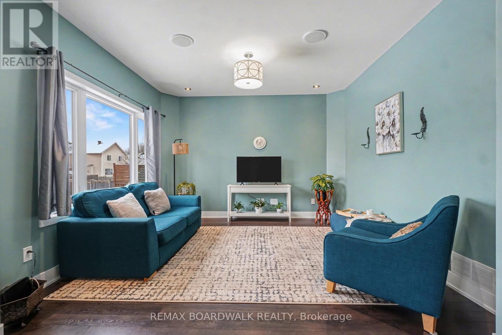 87 COBBLESTONE DRIVE Image 5