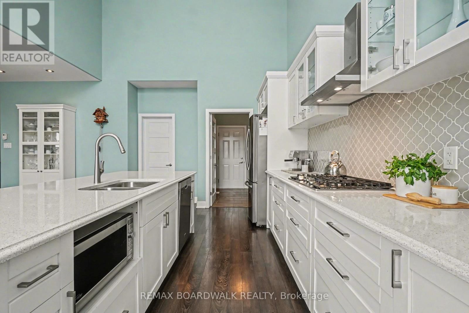 87 COBBLESTONE DRIVE Image 8