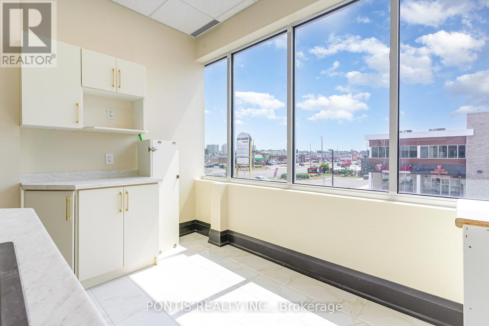 H211 - 460 HESPELER ROAD Image 32