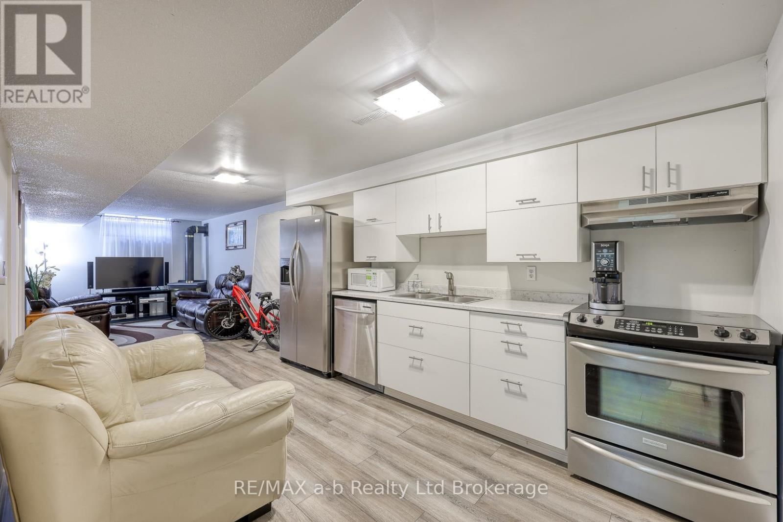 94 D'AUBIGNY ROAD Image 29