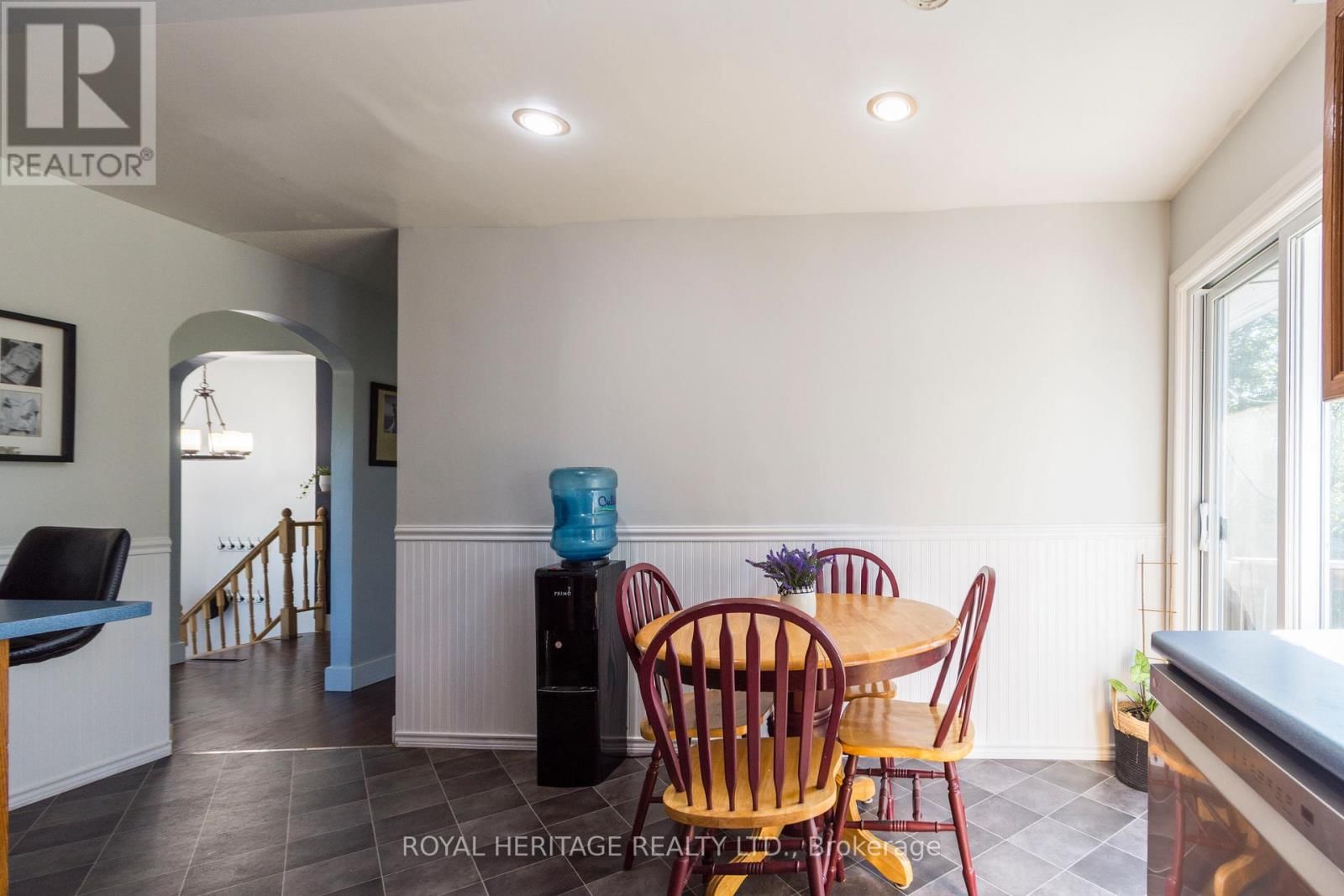 444 LAZIER ROAD Image 14