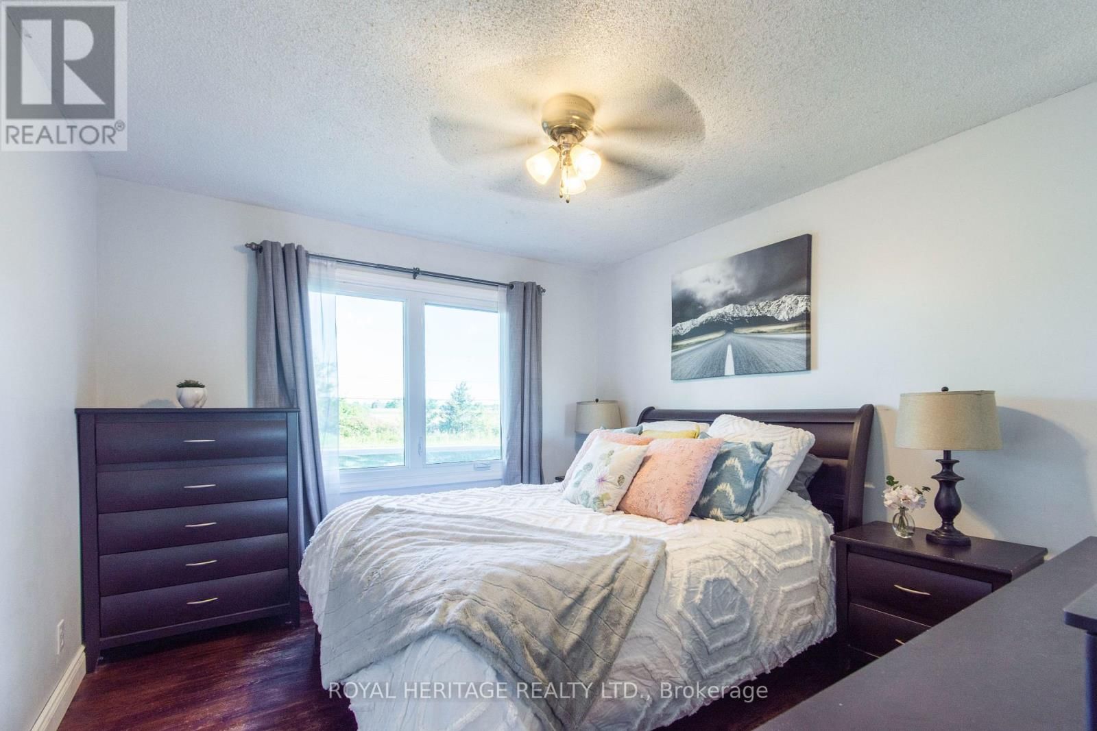 444 LAZIER ROAD Image 15