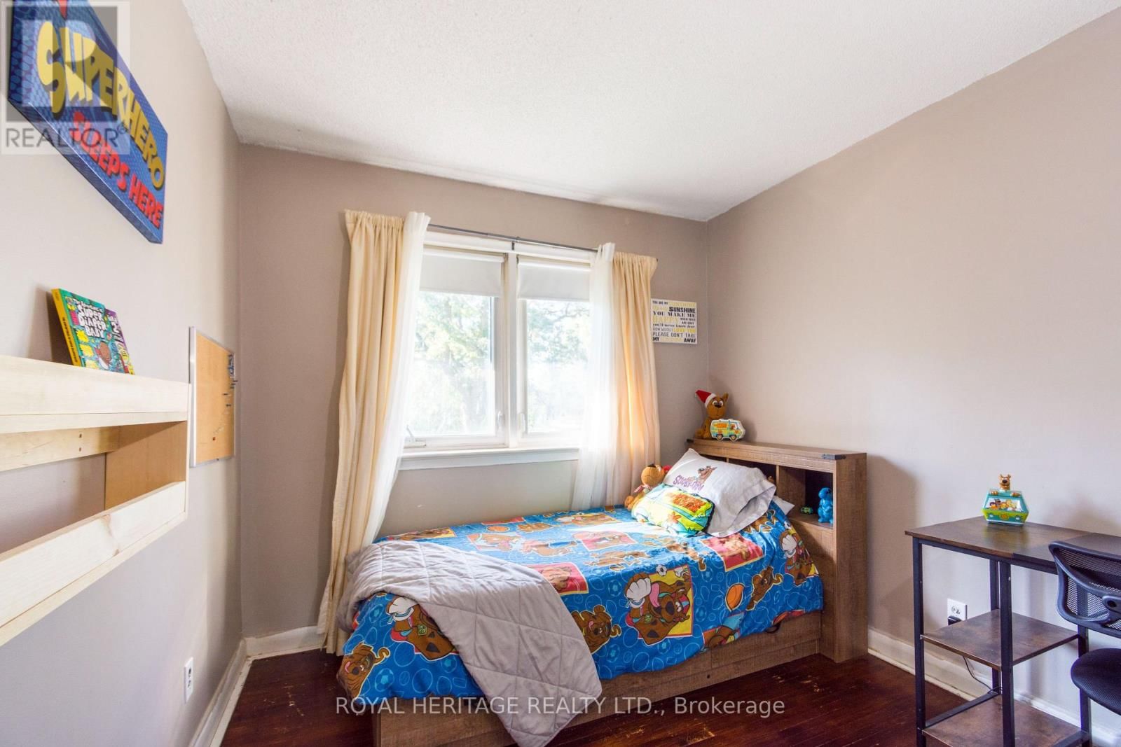 444 LAZIER ROAD Image 17