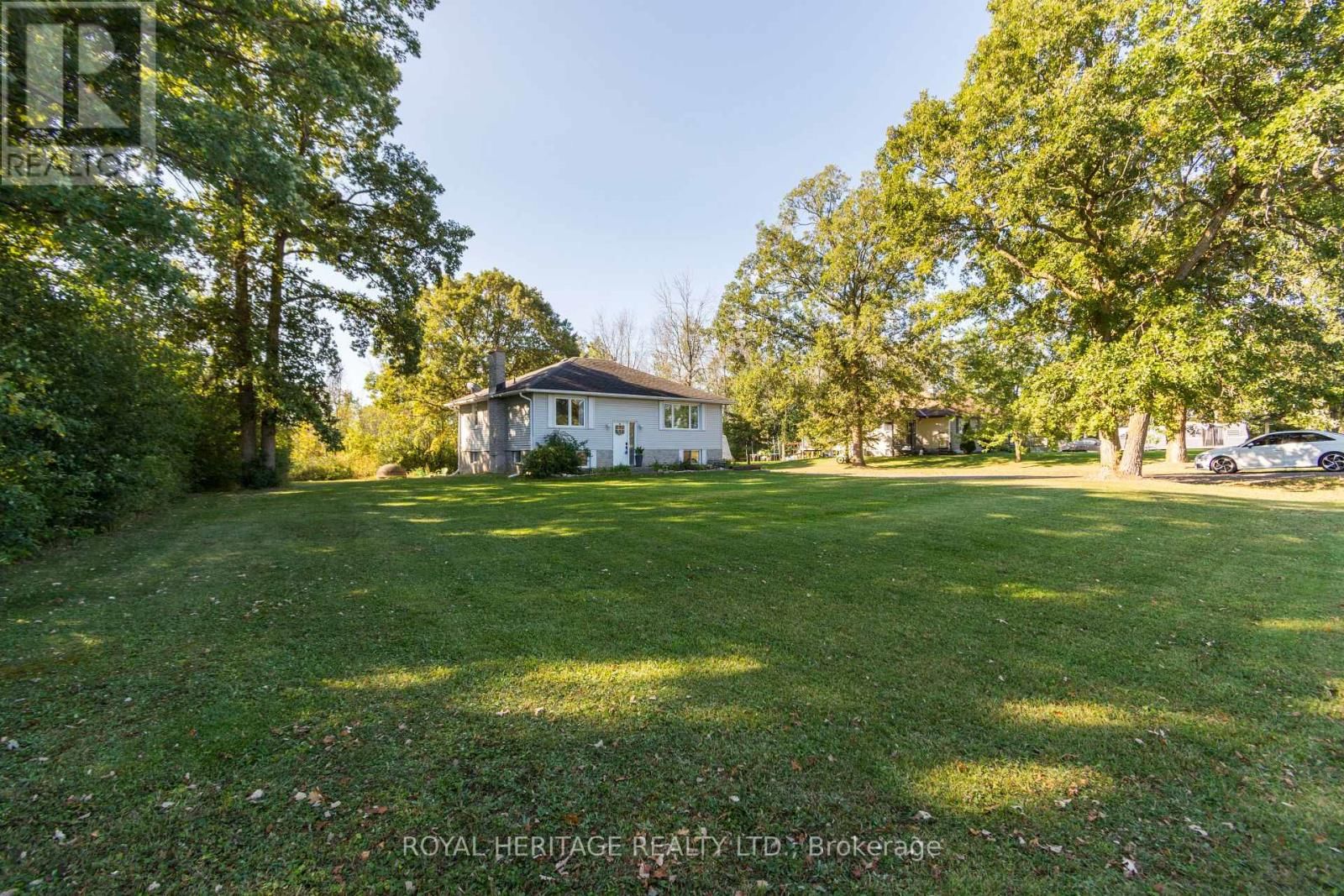 444 LAZIER ROAD Image 2