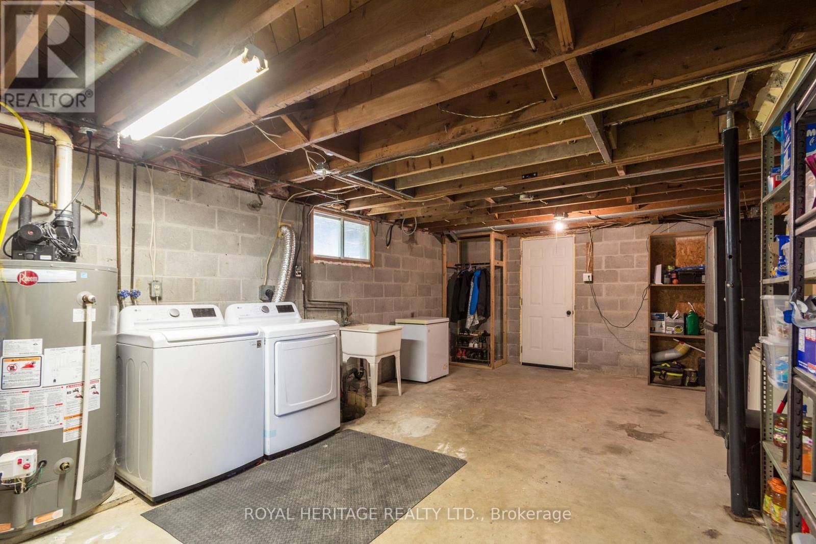 444 LAZIER ROAD Image 24