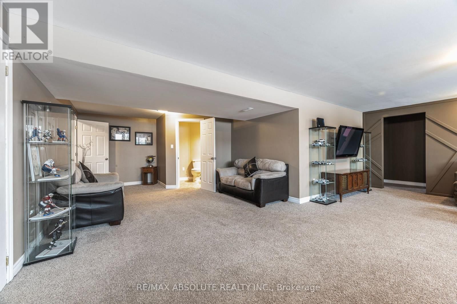 7 RACHELLE CRESCENT Image 29