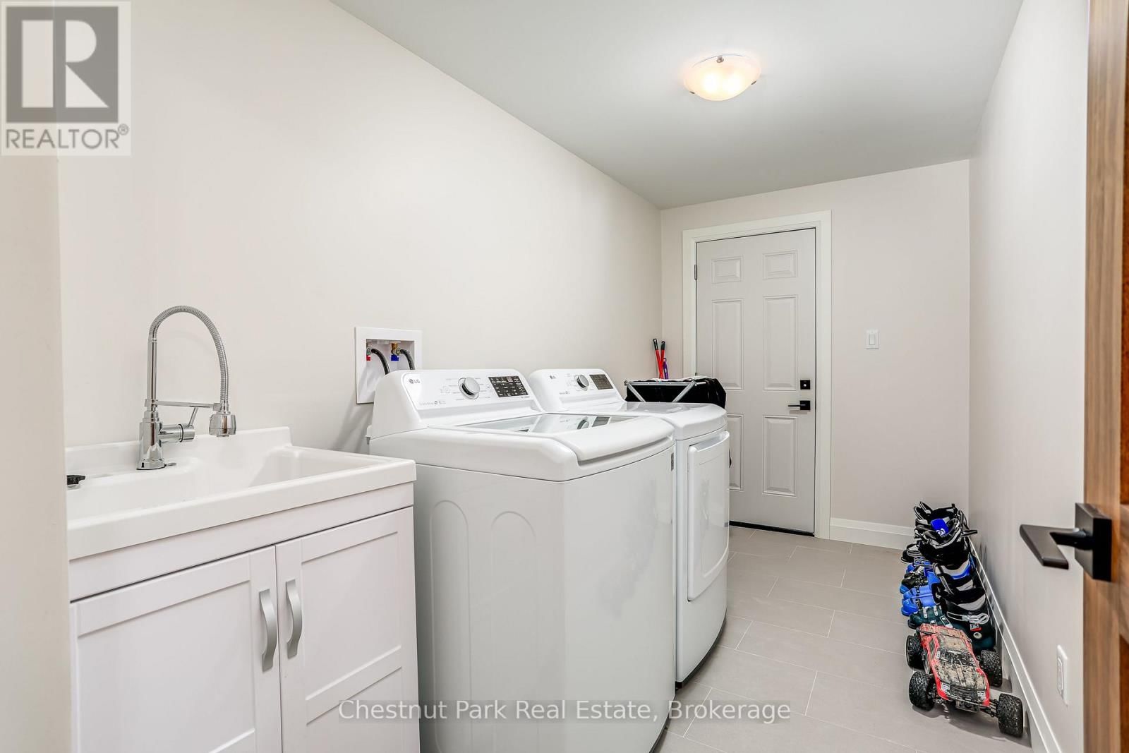 10 - 106 ALPINE SPRINGS COURT Image 36