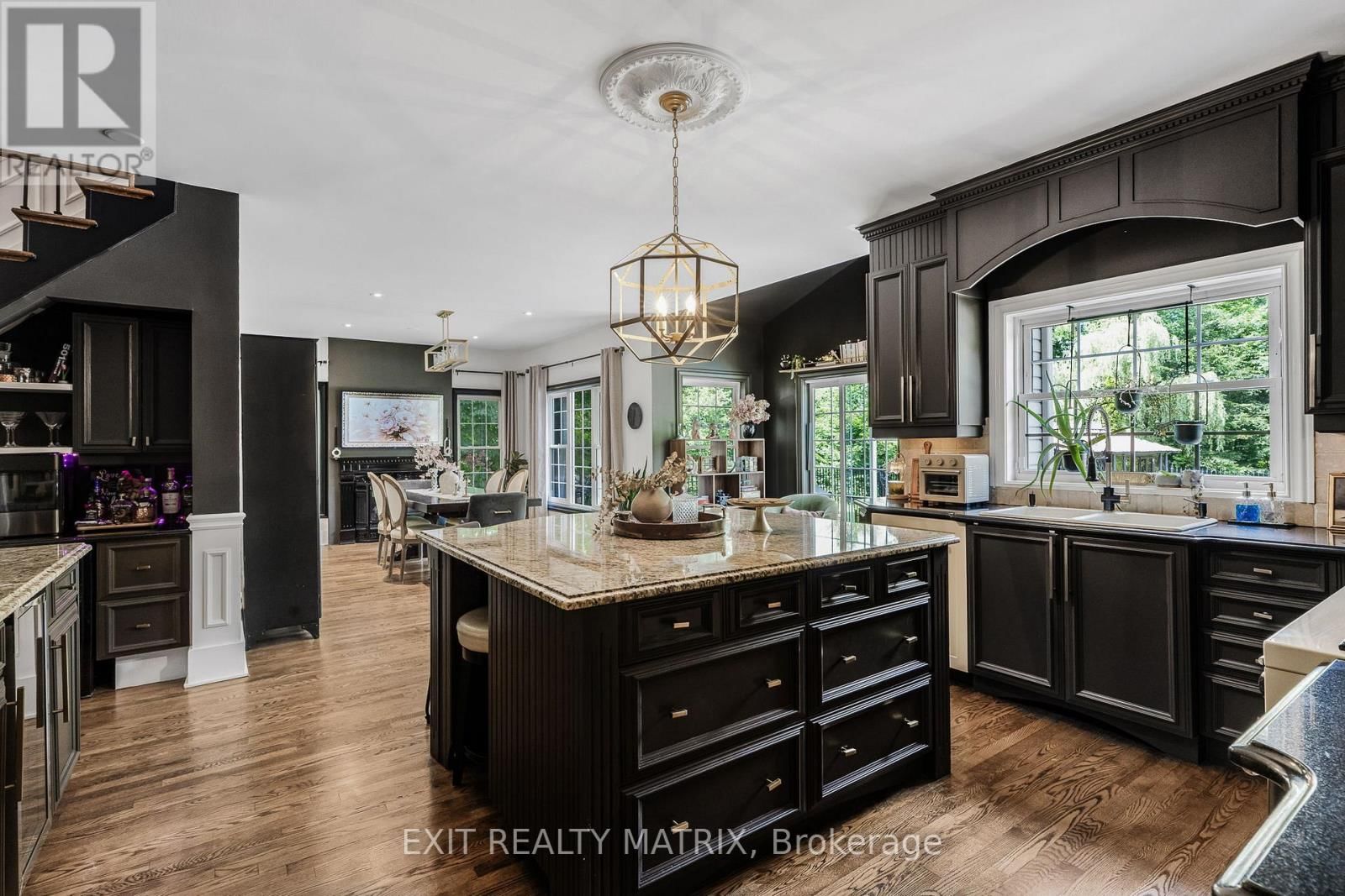 1271 GEORGES VANIER DRIVE Image 10