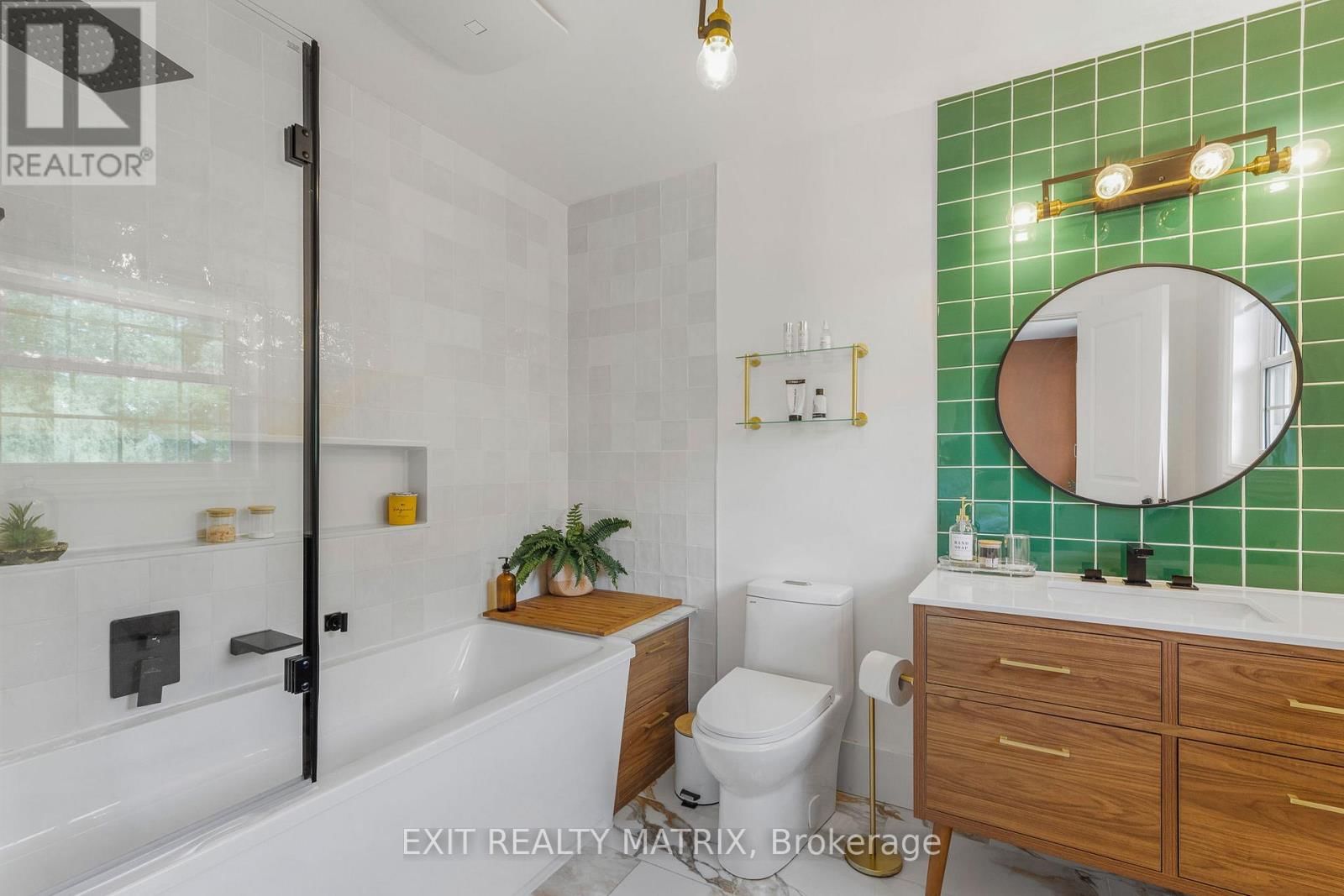 1271 GEORGES VANIER DRIVE Image 20