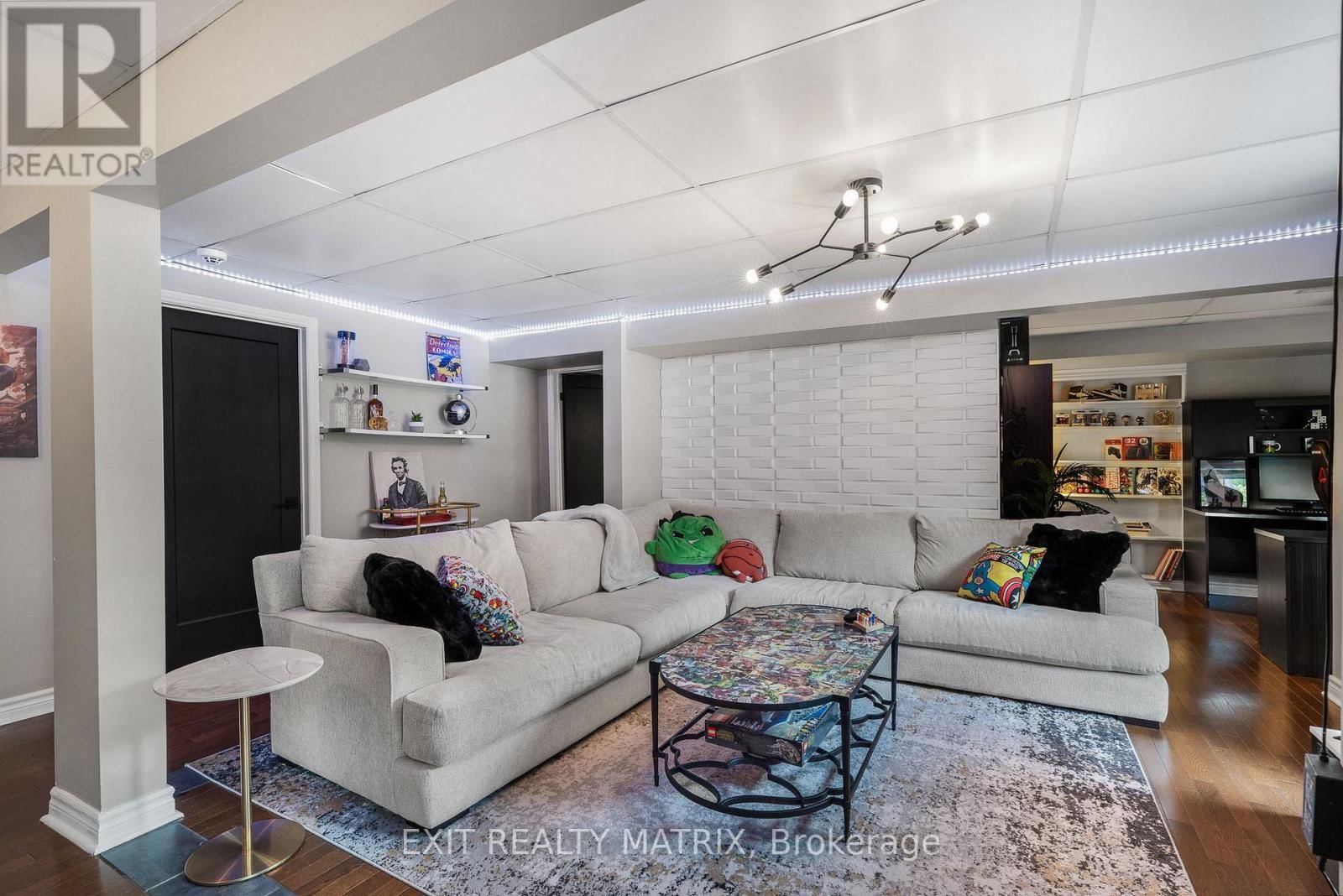 1271 GEORGES VANIER DRIVE Image 26