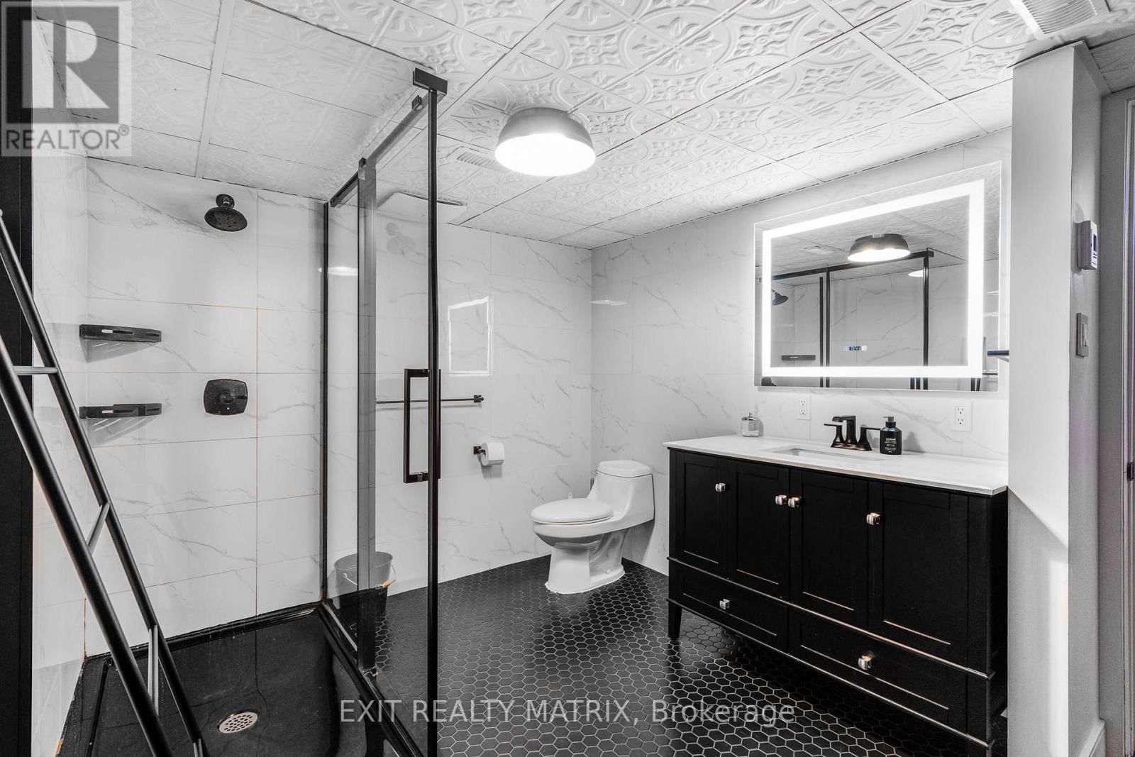 1271 GEORGES VANIER DRIVE Image 29