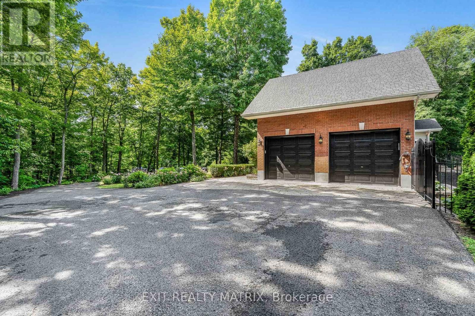 1271 GEORGES VANIER DRIVE Image 31