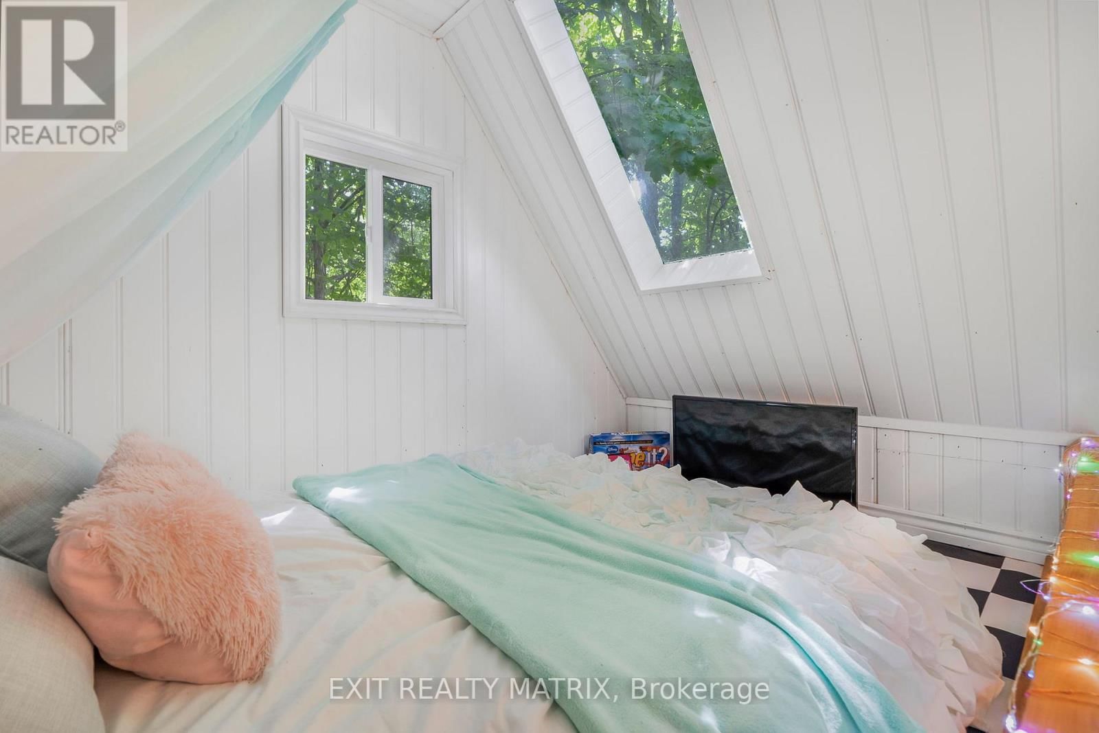 1271 GEORGES VANIER DRIVE Image 35