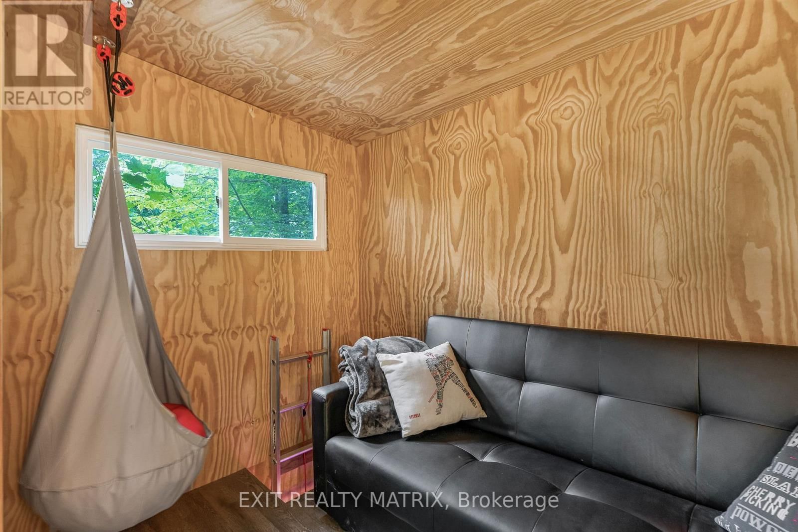 1271 GEORGES VANIER DRIVE Image 38