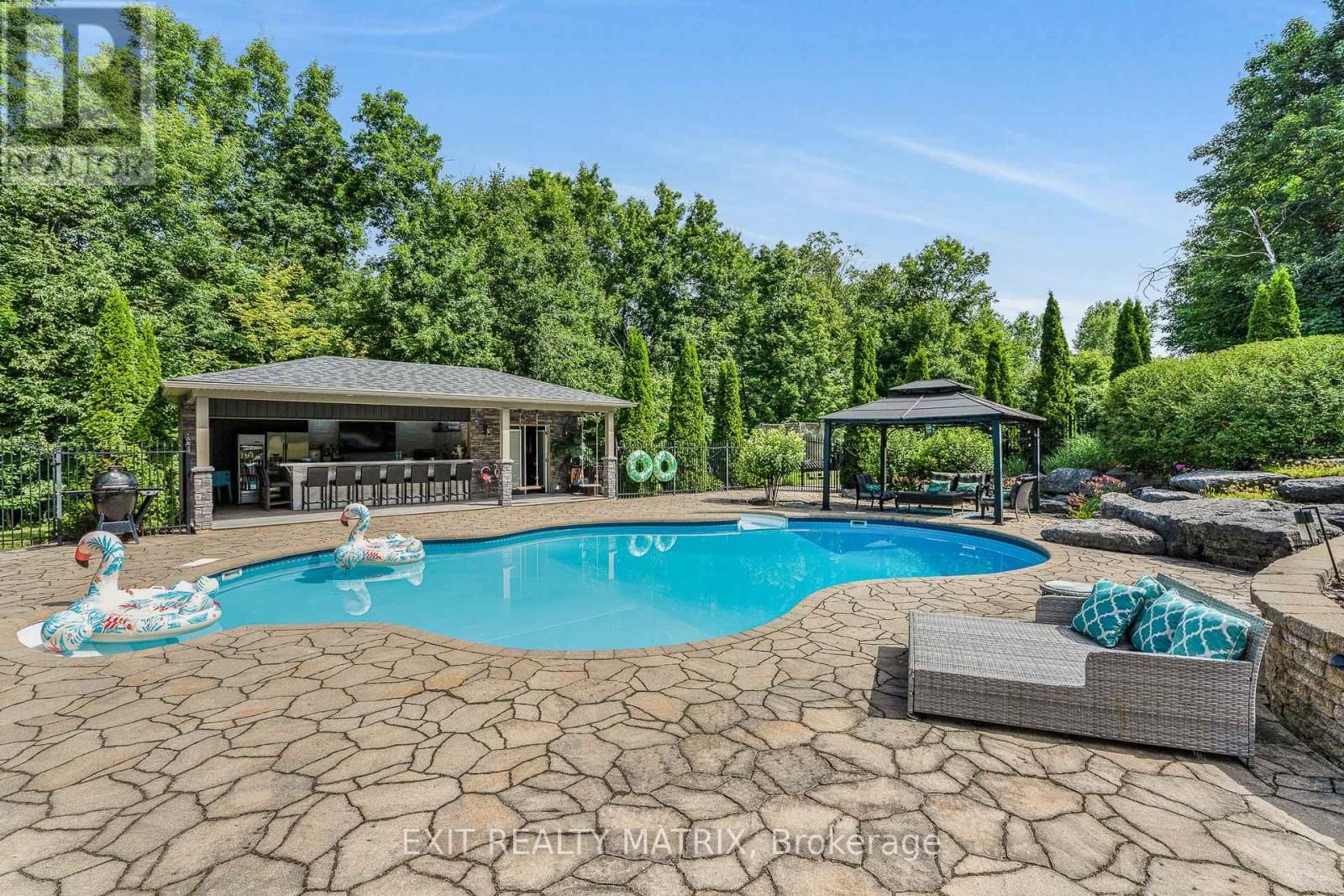 1271 GEORGES VANIER DRIVE Image 42