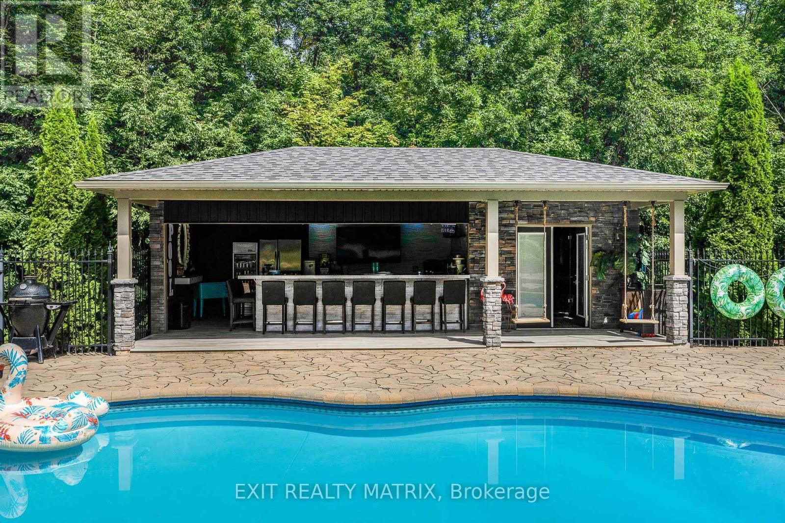 1271 GEORGES VANIER DRIVE Image 46