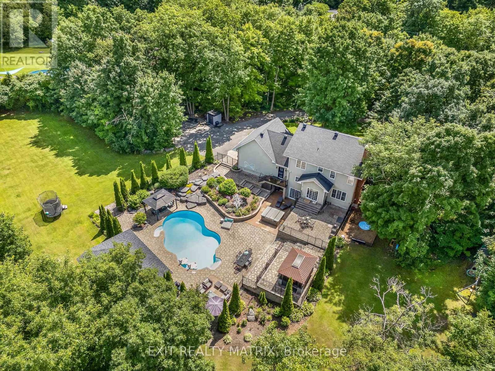 1271 GEORGES VANIER DRIVE Image 48