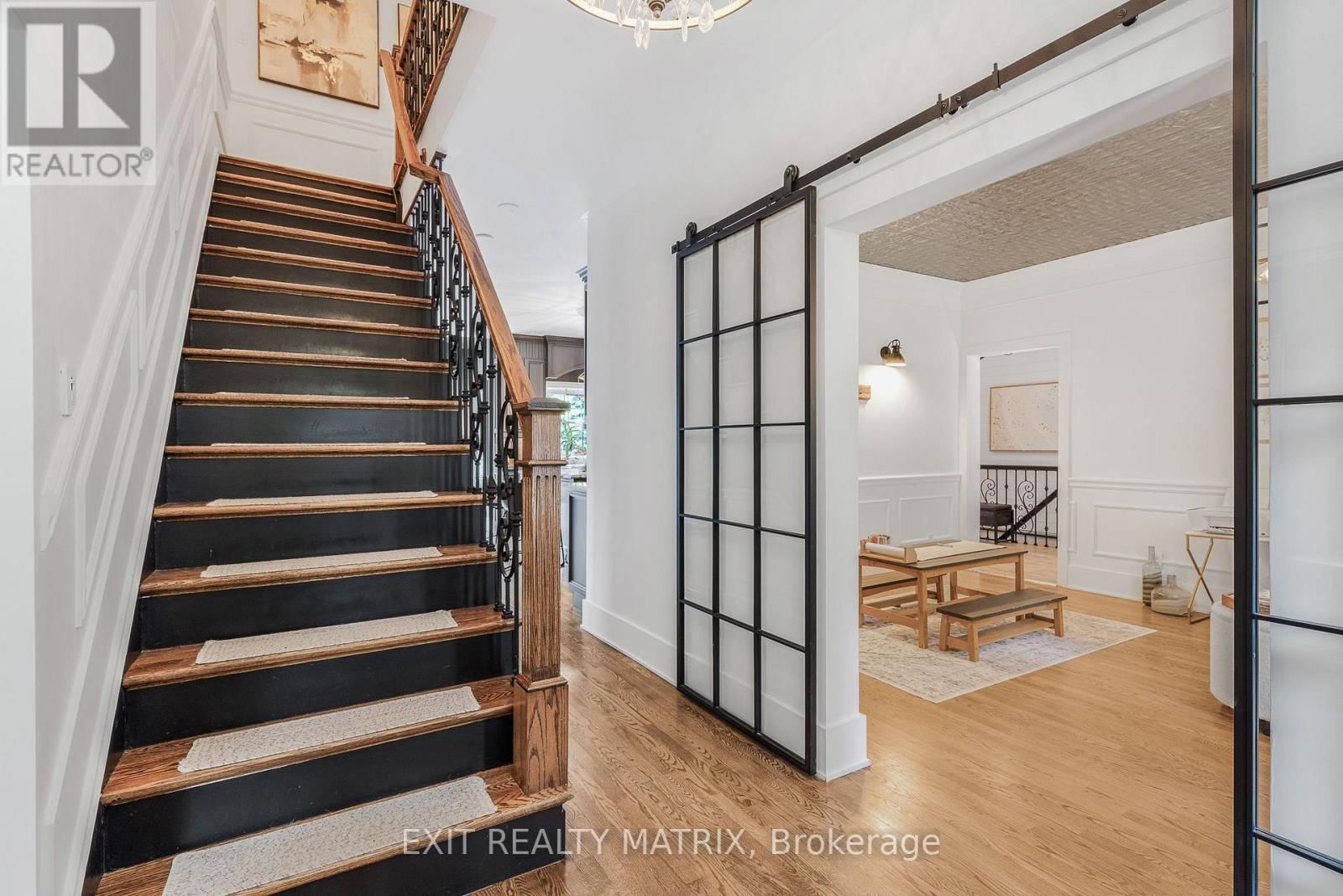 1271 GEORGES VANIER DRIVE Image 5