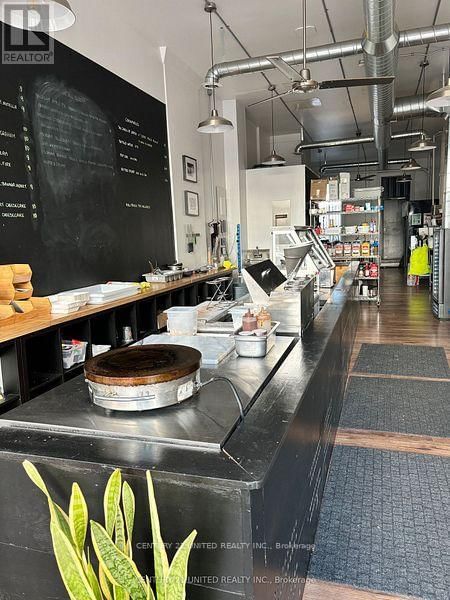 170 HUNTER STREET WEST Image 2