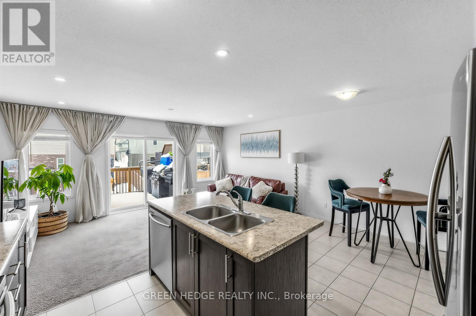 47 - 135 HARDCASTLE DRIVE Image 13