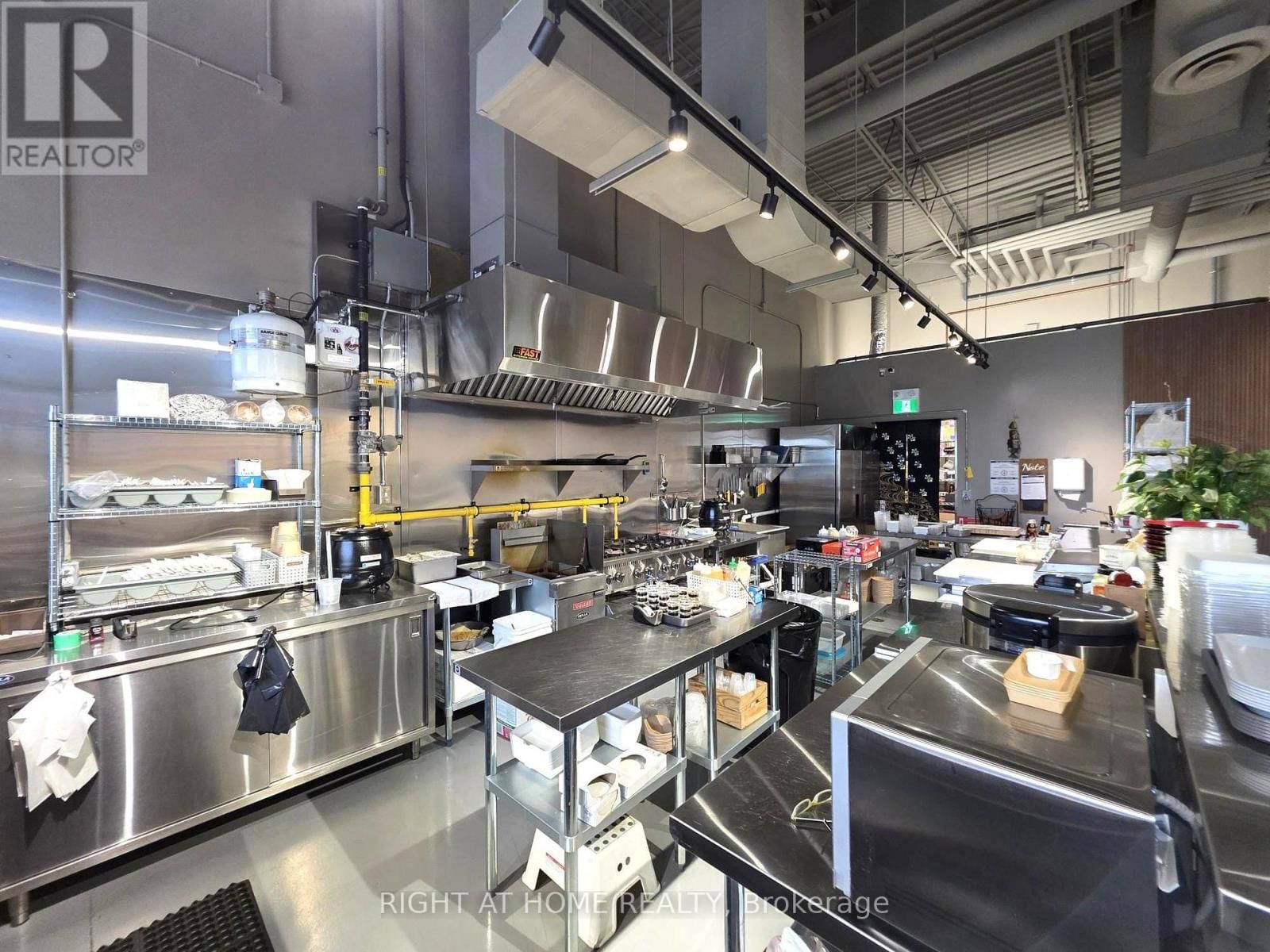 E10 - 1117 MIDLAND AVENUE Image 4