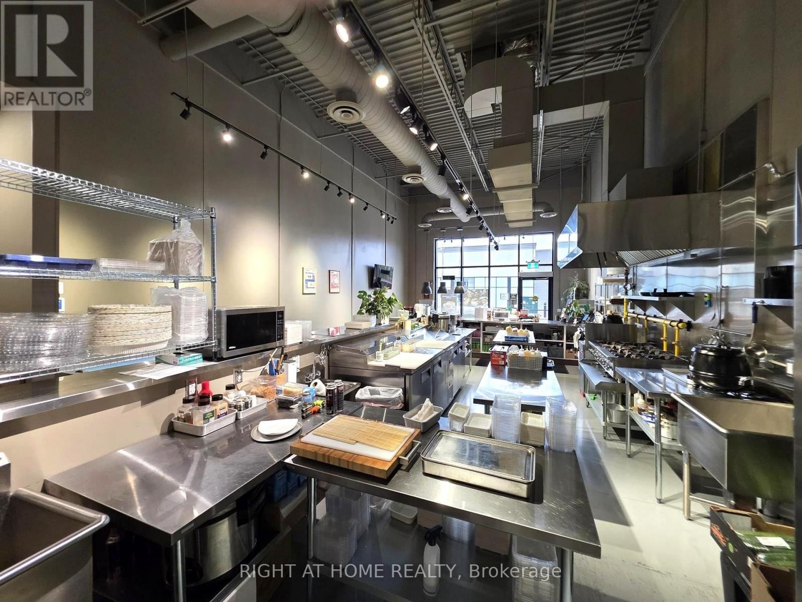 E10 - 1117 MIDLAND AVENUE Image 5