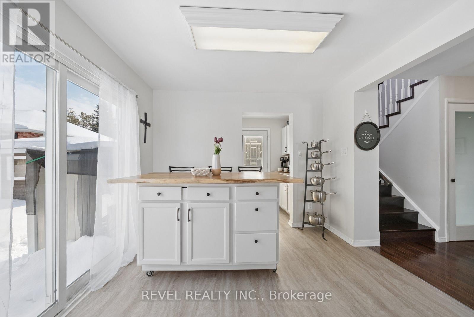 284 VICTORIA AVENUE NORTH Image 16