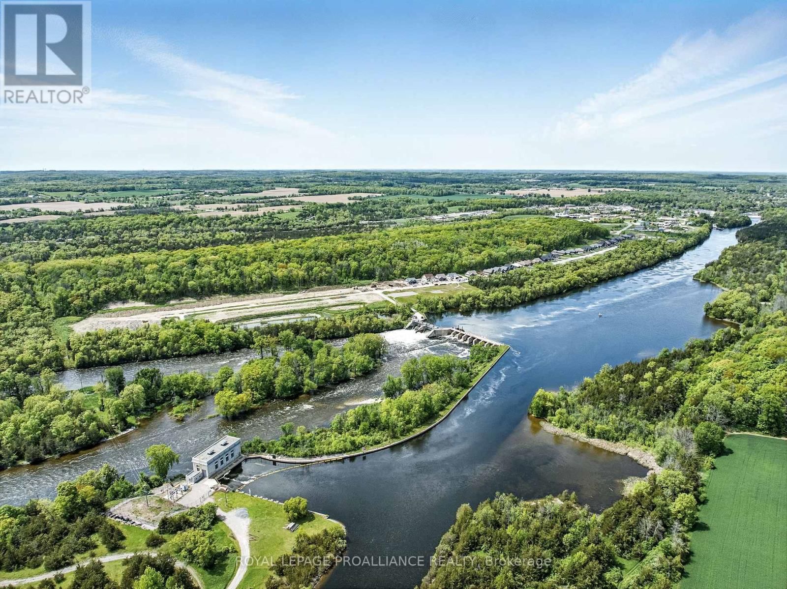 60 RIVERSIDE TRAIL Image 36