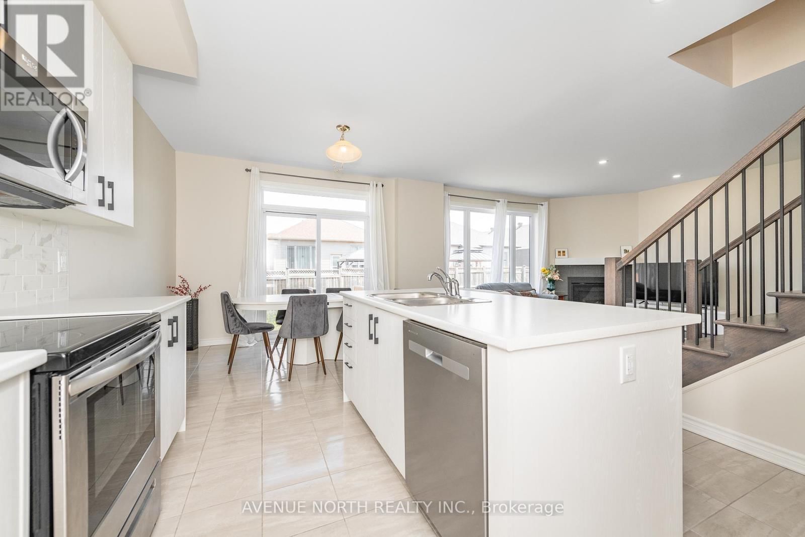 756 NAMUR STREET Image 12