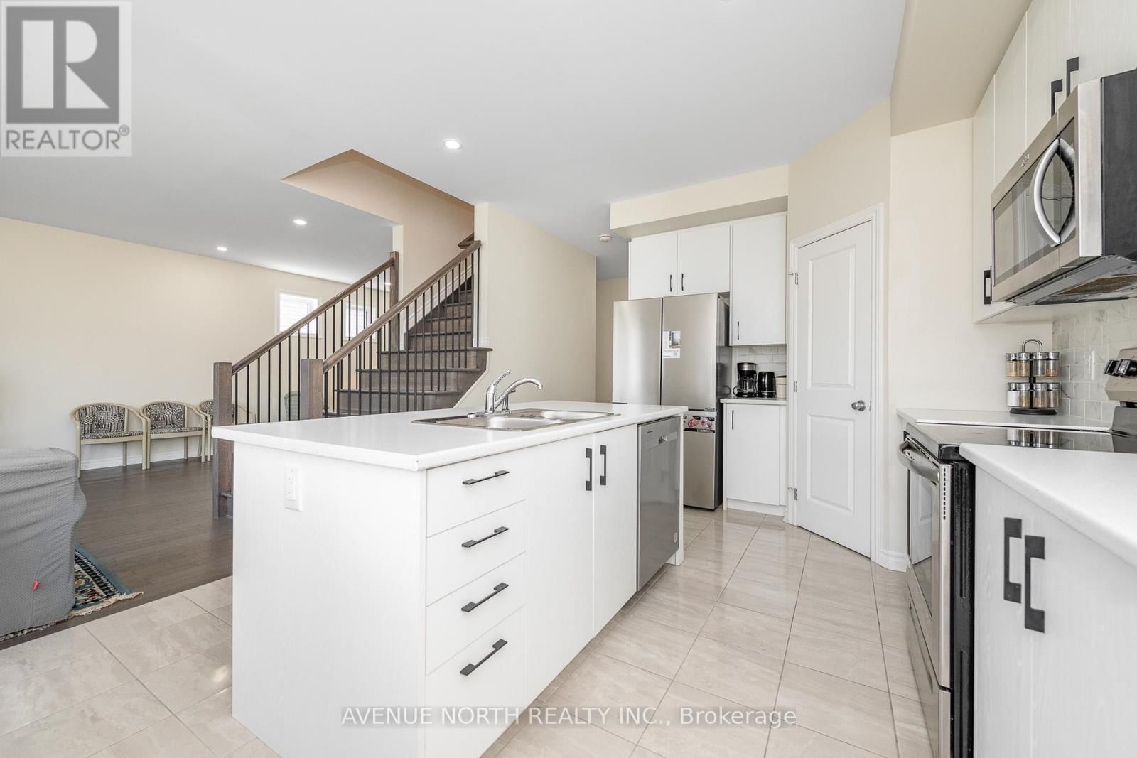 756 NAMUR STREET Image 14