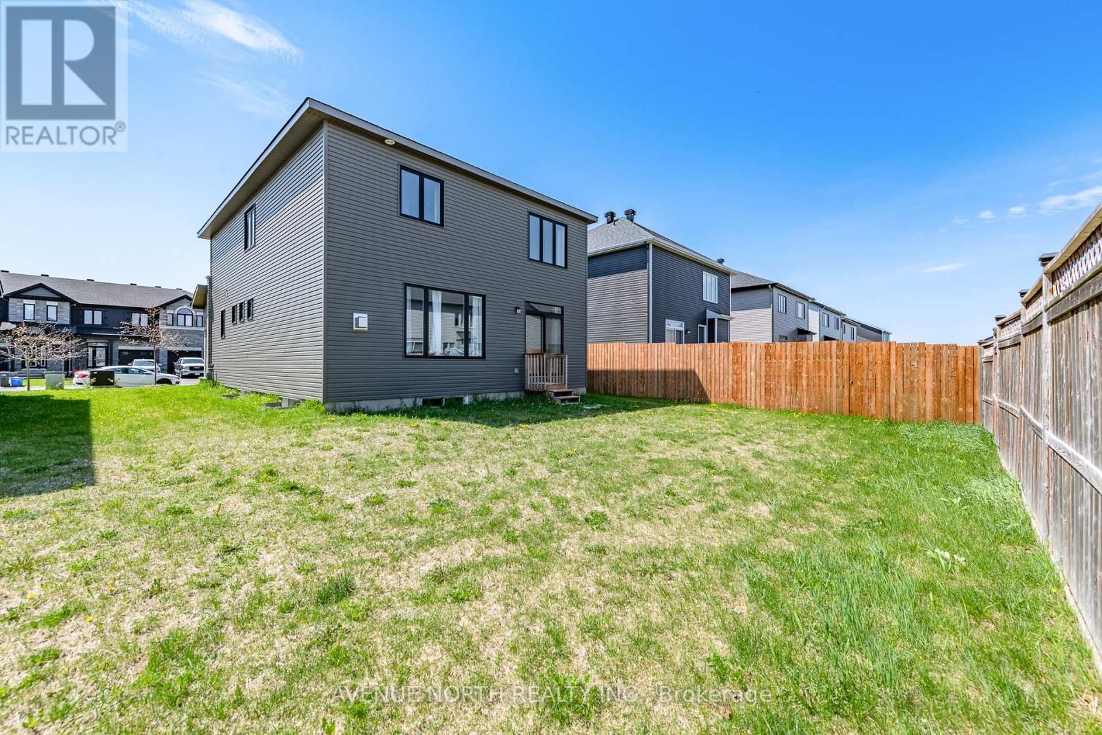 756 NAMUR STREET Image 32