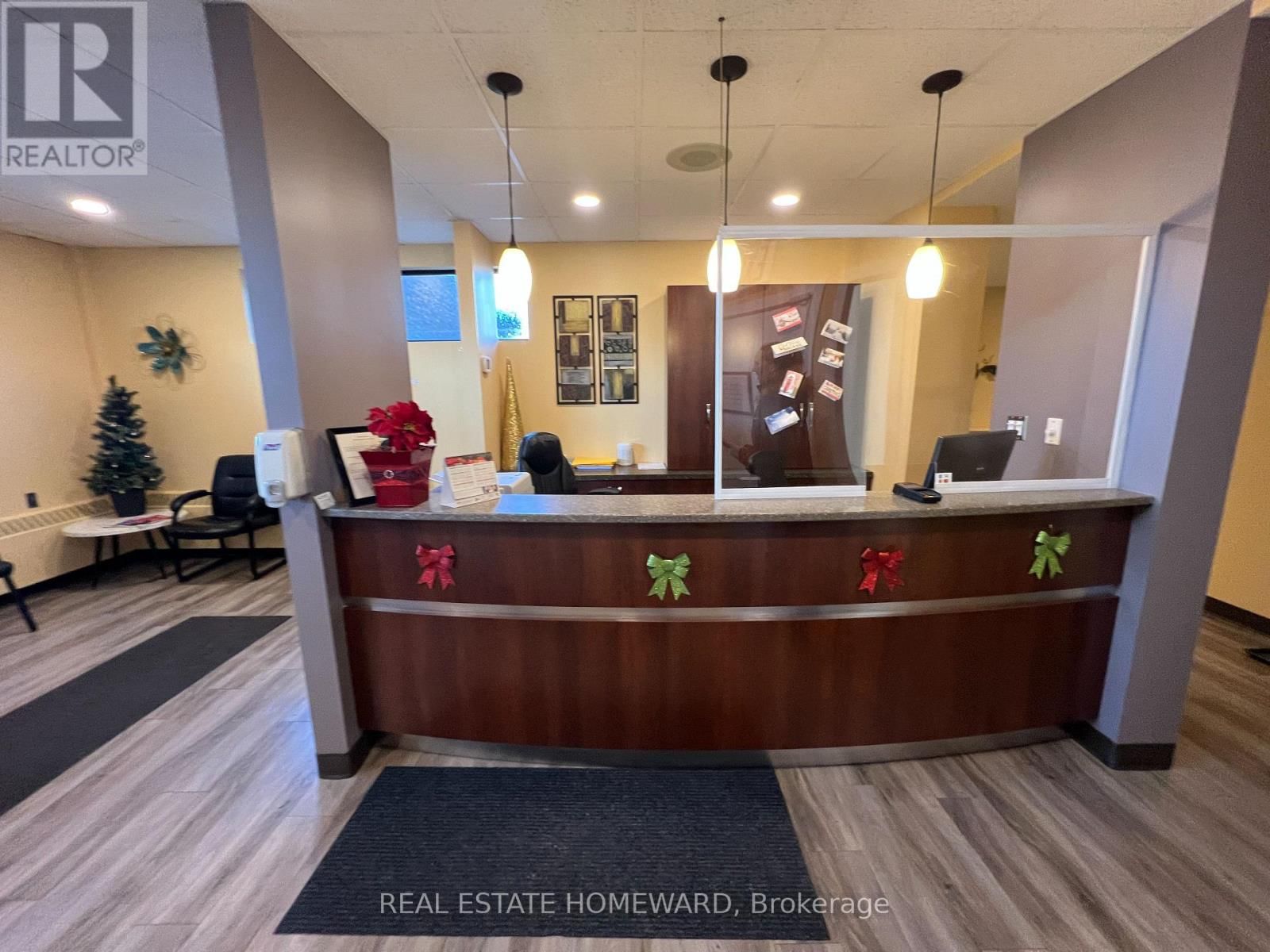 307-307A BRIDGE STREET WEST Image 17