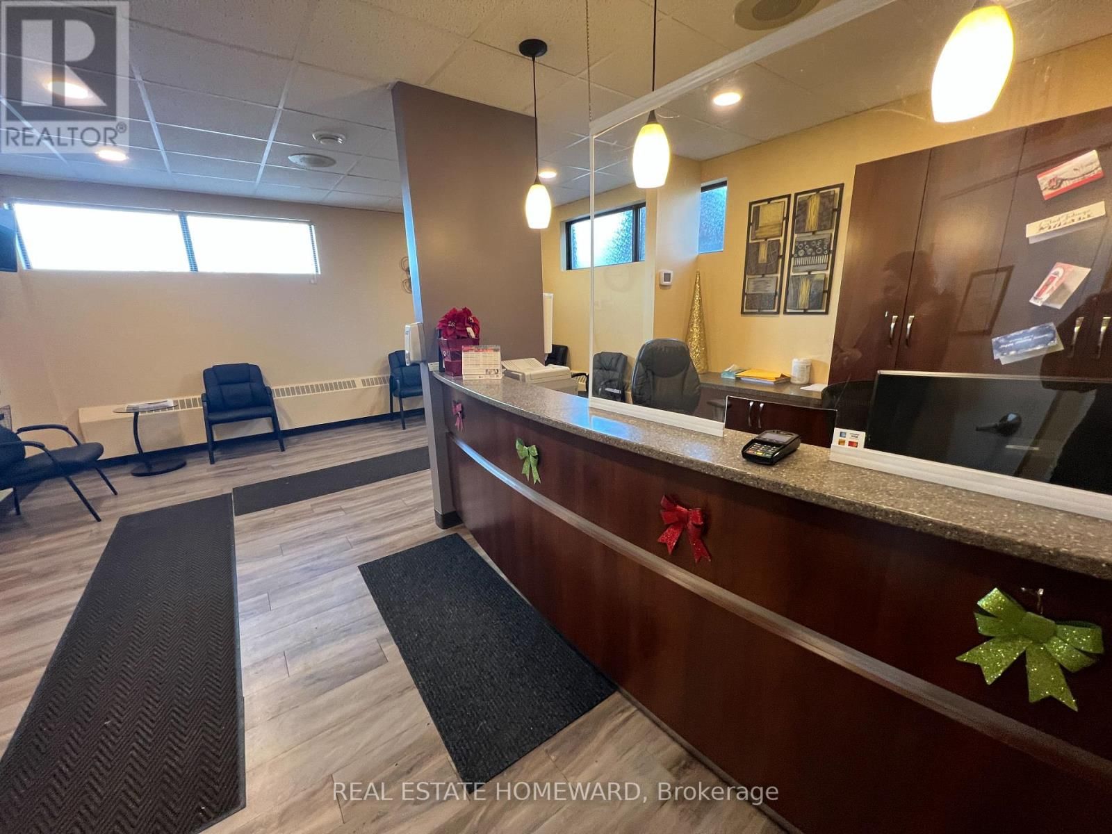 307-307A BRIDGE STREET WEST Image 18