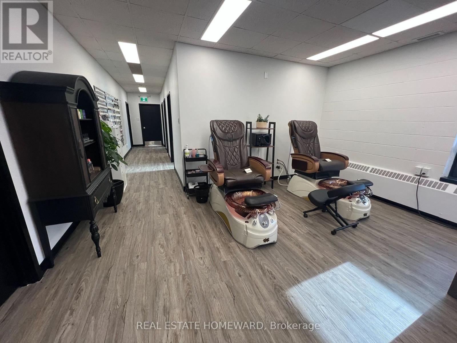 307-307A BRIDGE STREET WEST Image 19