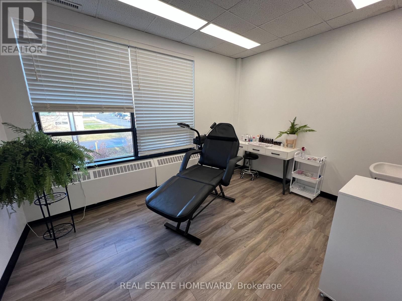 307-307A BRIDGE STREET WEST Image 22