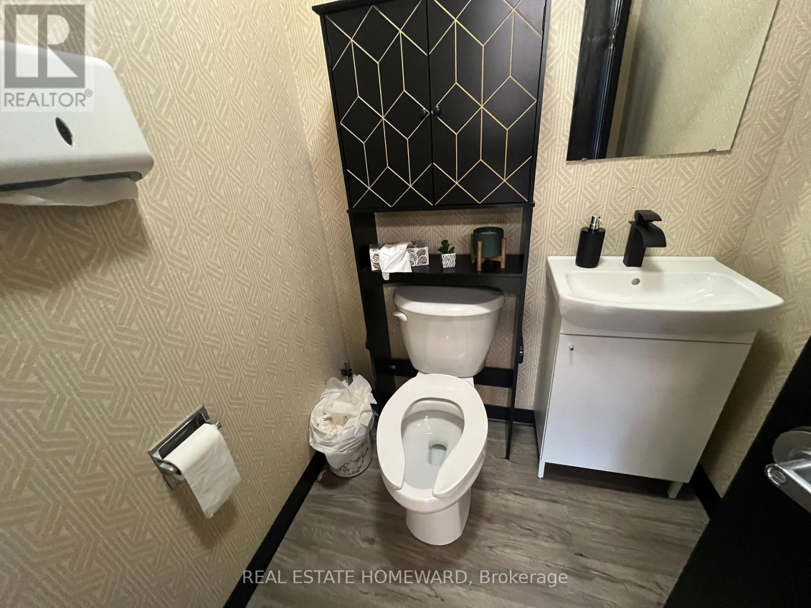 307-307A BRIDGE STREET WEST Image 23