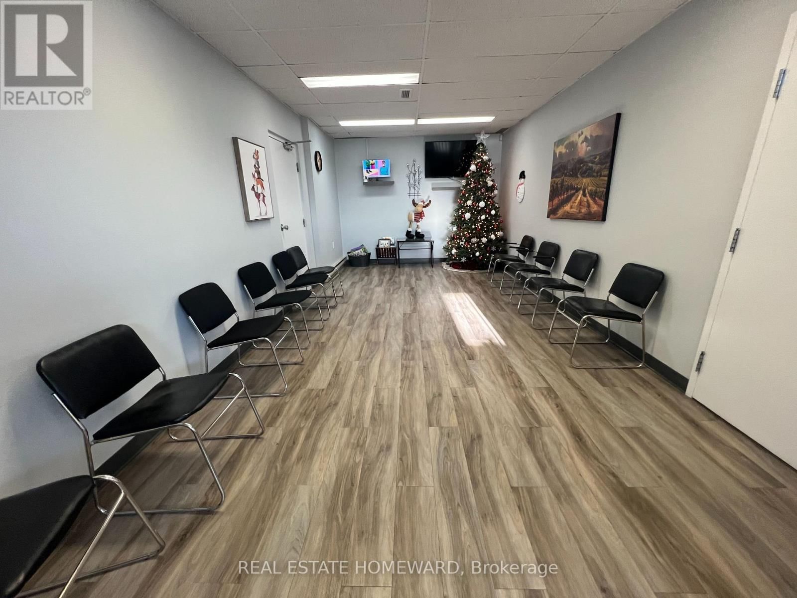 307-307A BRIDGE STREET WEST Image 24