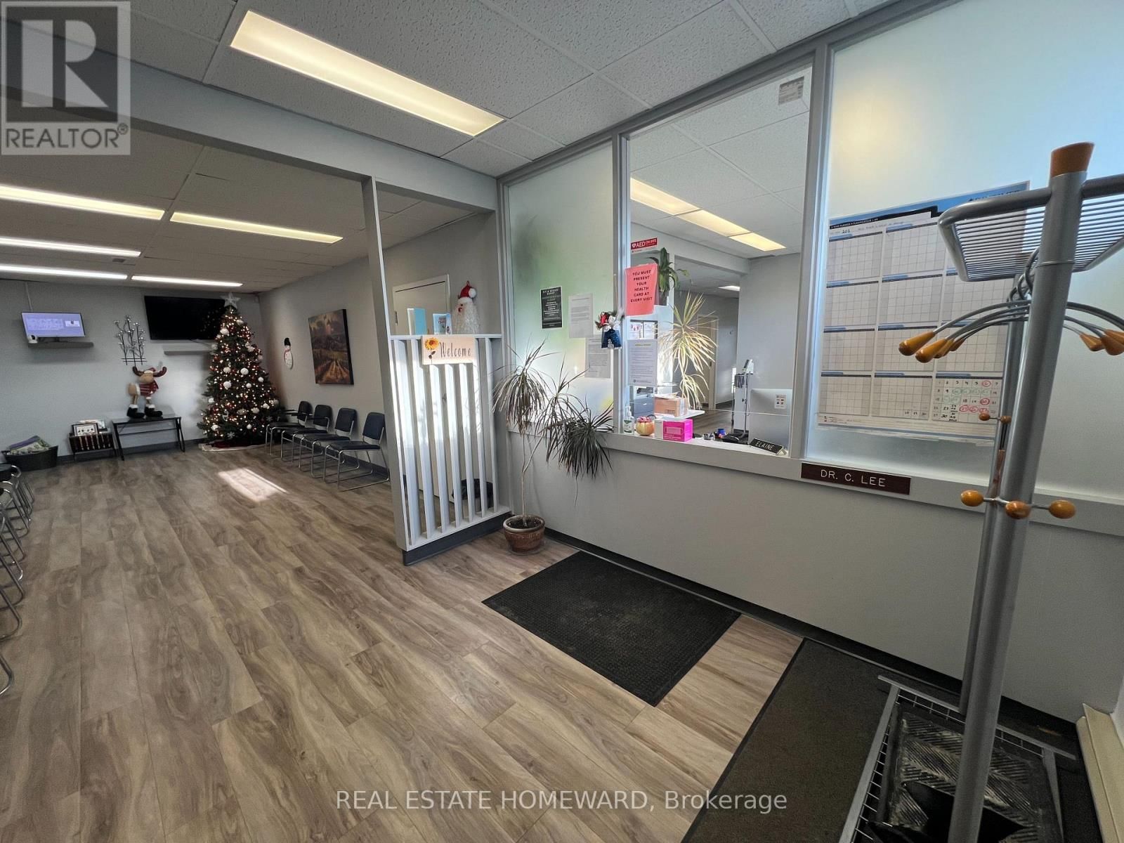 307-307A BRIDGE STREET WEST Image 25