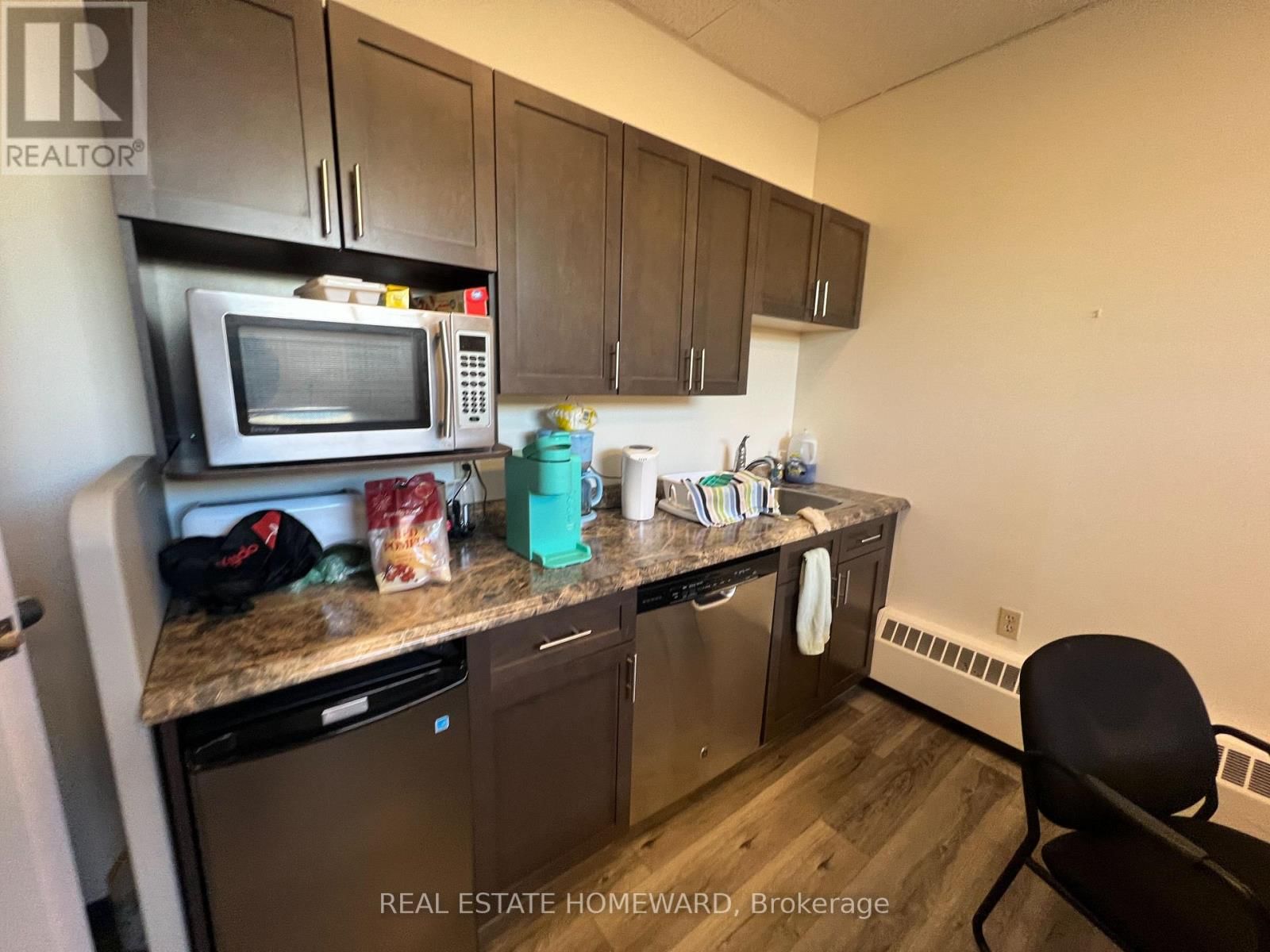 307-307A BRIDGE STREET WEST Image 27