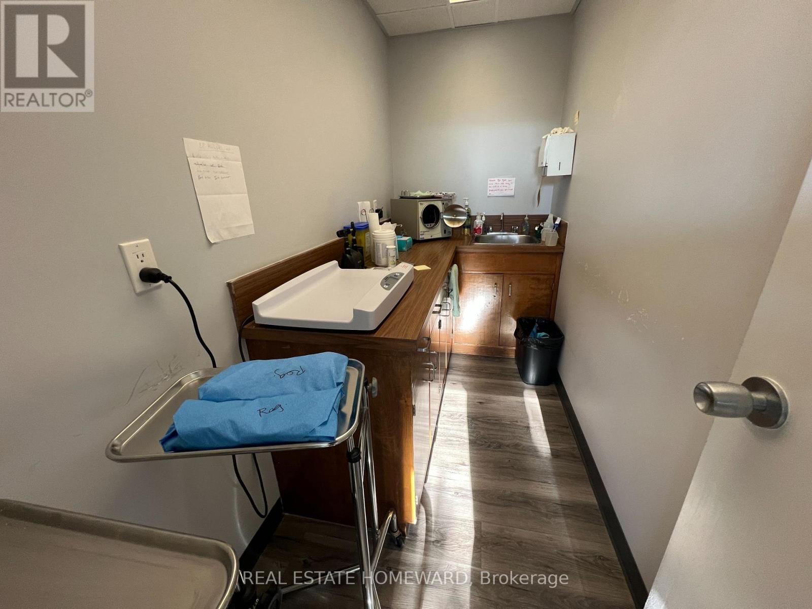 307-307A BRIDGE STREET WEST Image 28