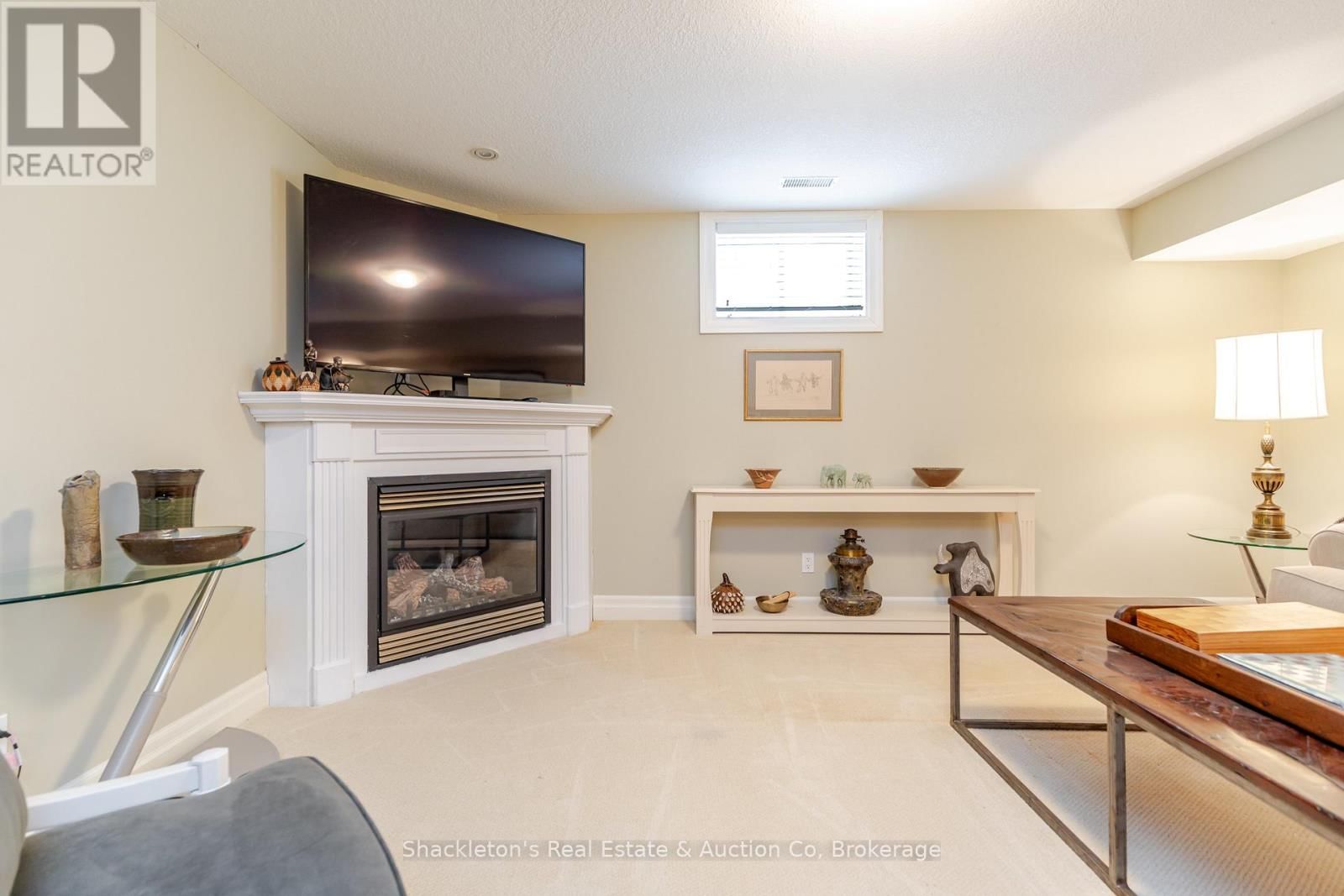 47 NORTH POINTE DRIVE Image 30