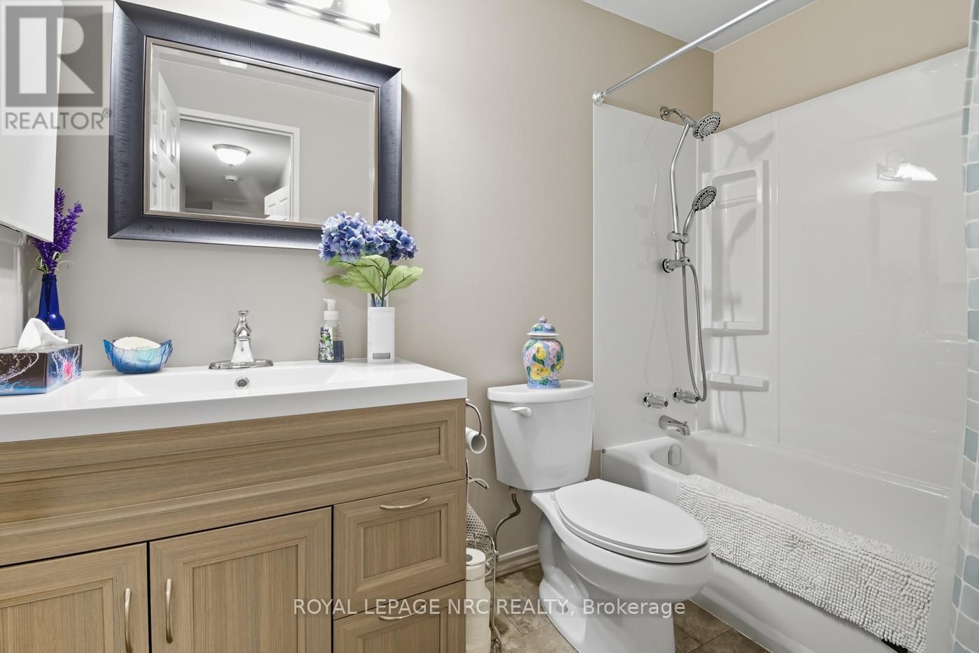 505 - 264 GRANTHAM AVENUE Image 42