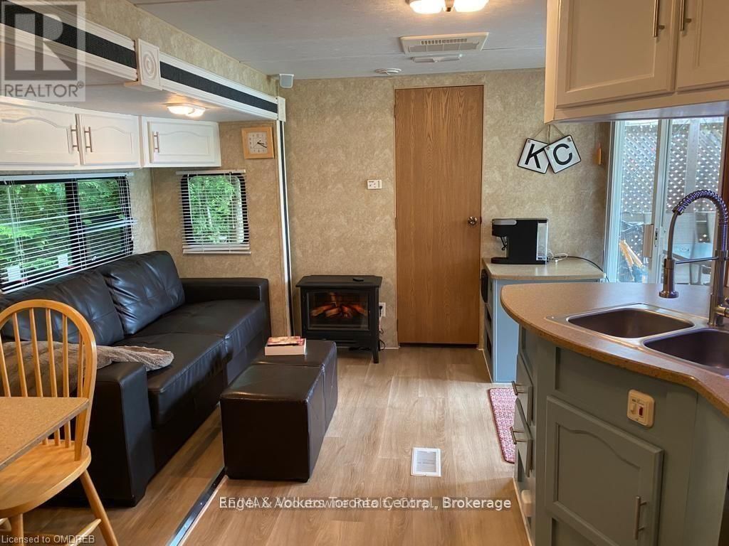 L 9 - 7489 SIDEROAD 5 E Image 4