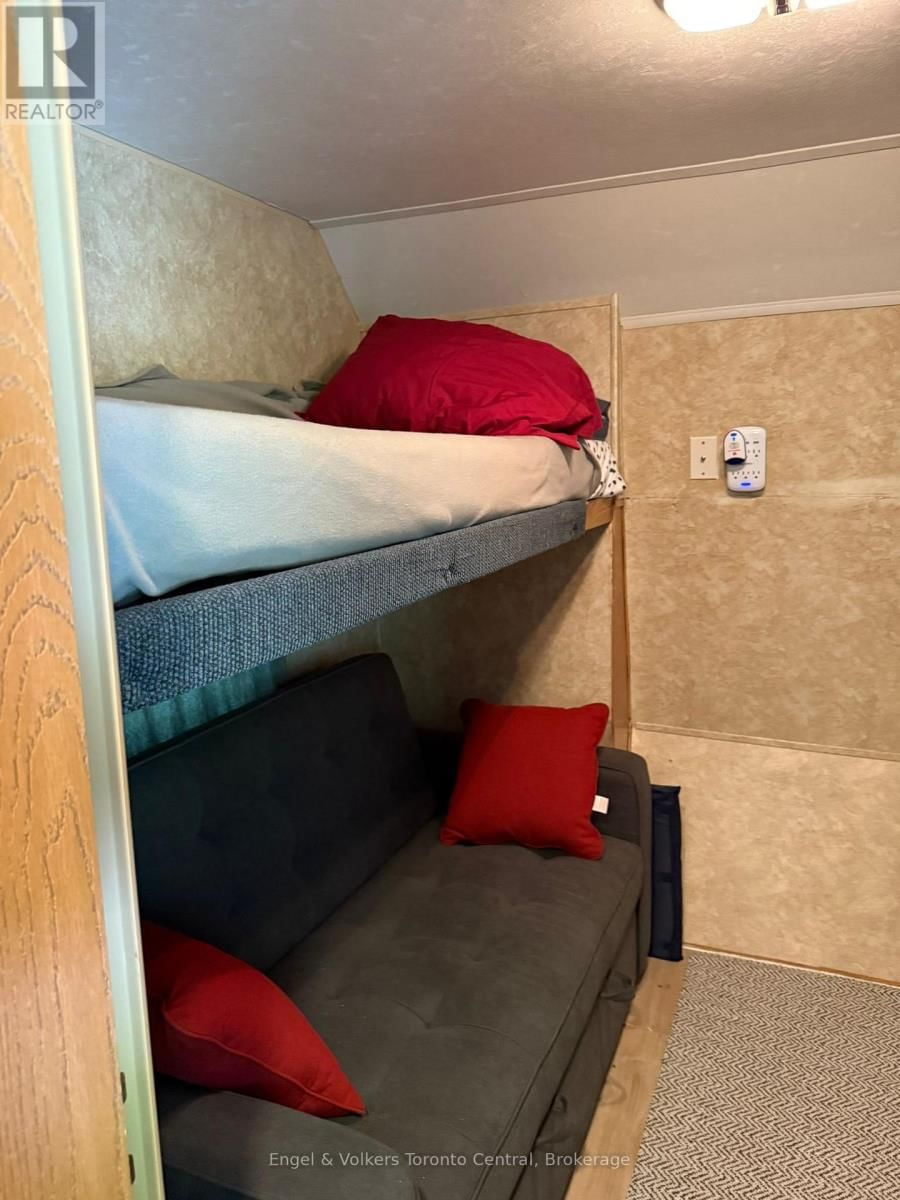 L 9 - 7489 SIDEROAD 5 E Image 7