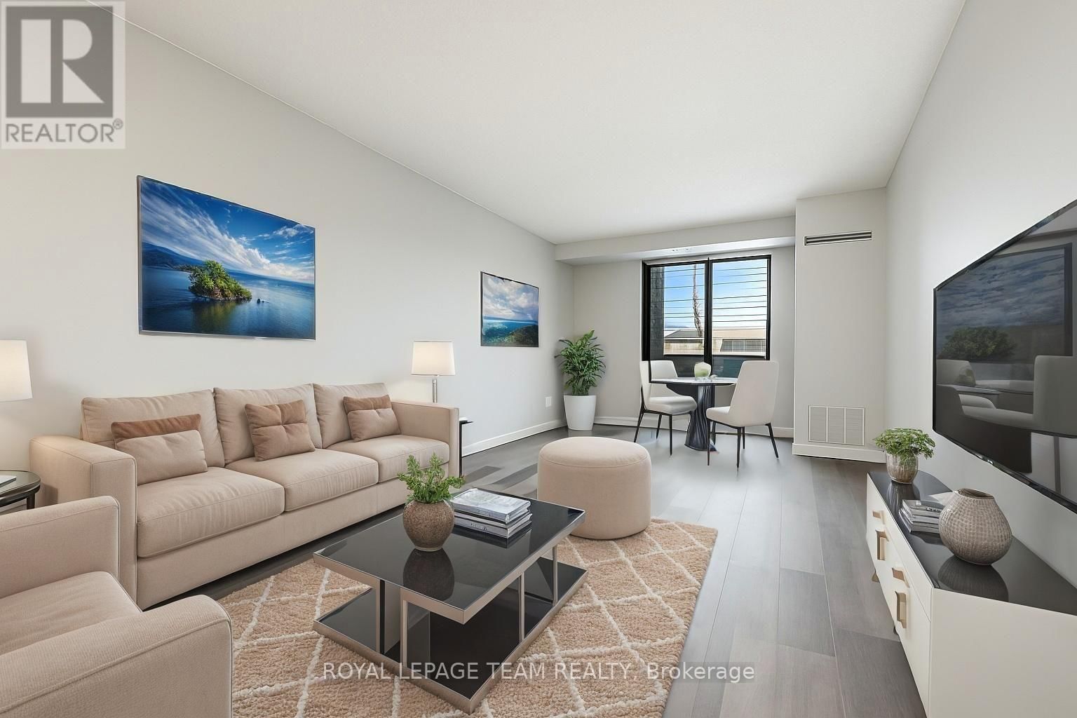 901 - 200 BAY STREET Image 11