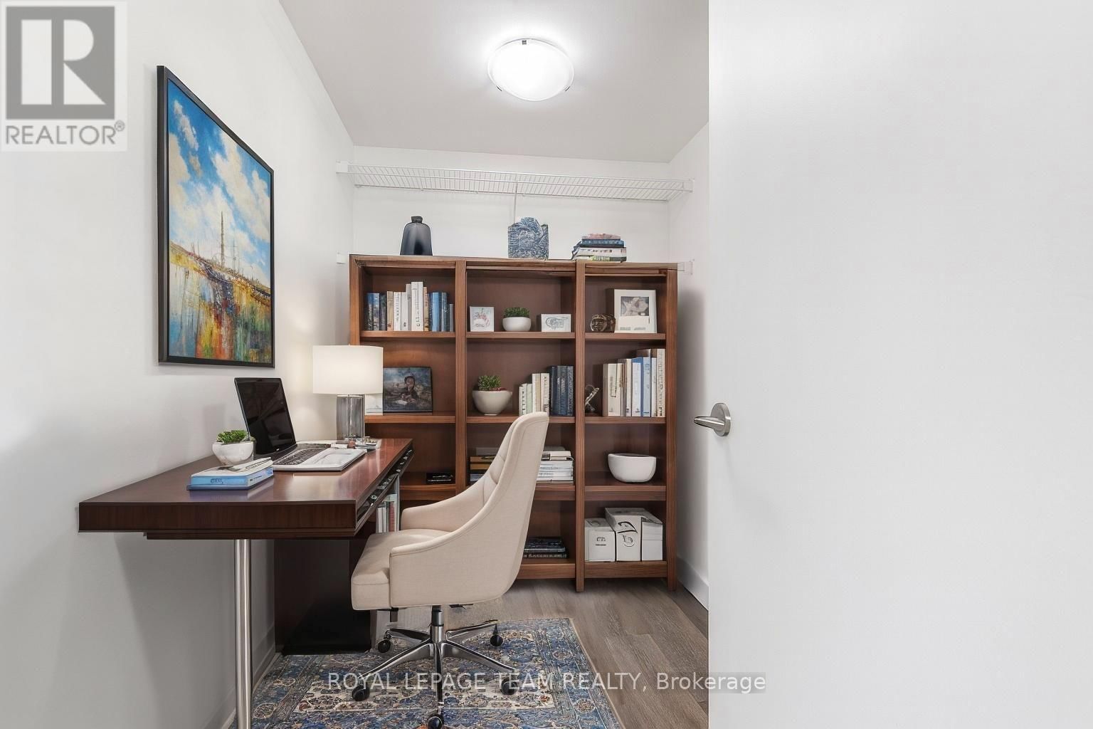 901 - 200 BAY STREET Image 28