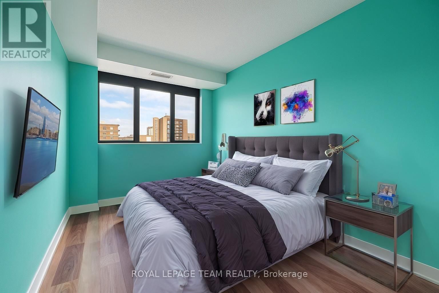 901 - 200 BAY STREET Image 30