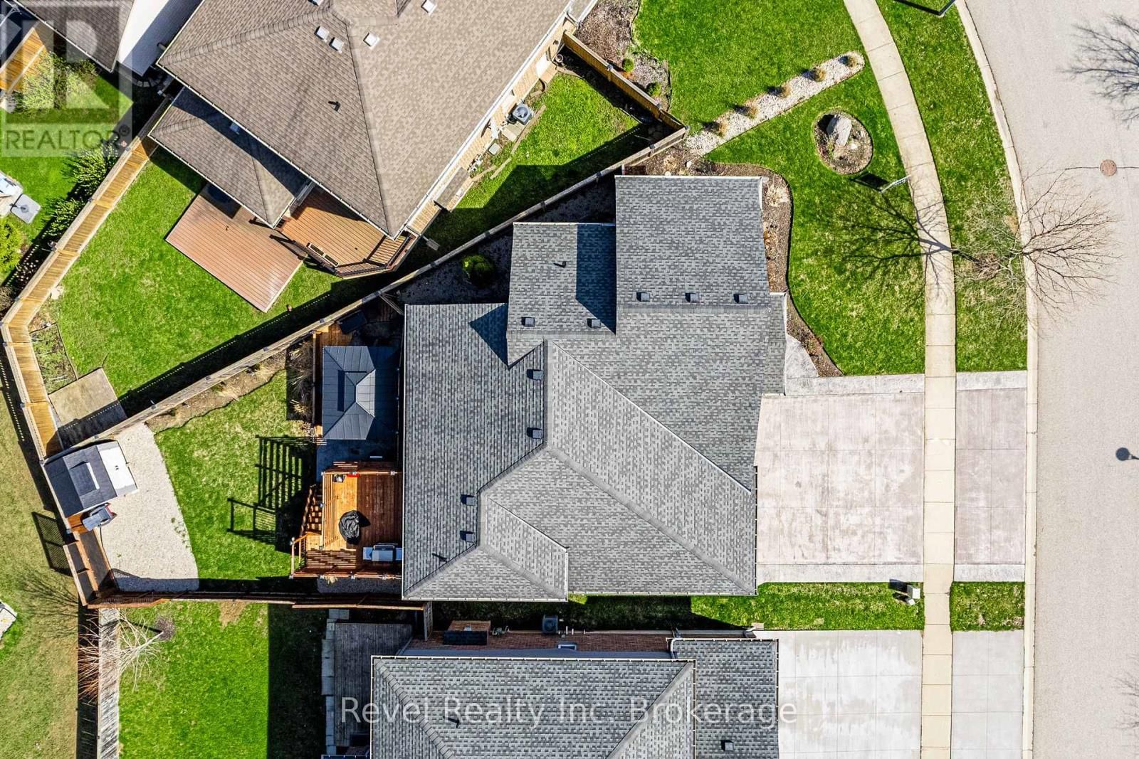 624 HALIFAX ROAD Image 42