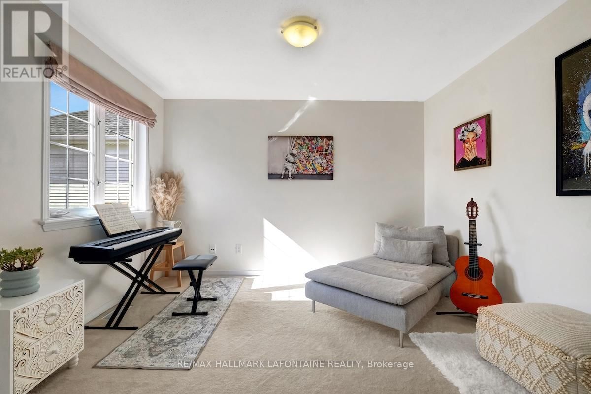 442 WISTERIA CRESCENT Image 21